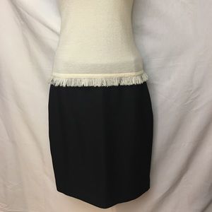 BLACK MID LENGTH SKIRT WITH BACK PLEAT